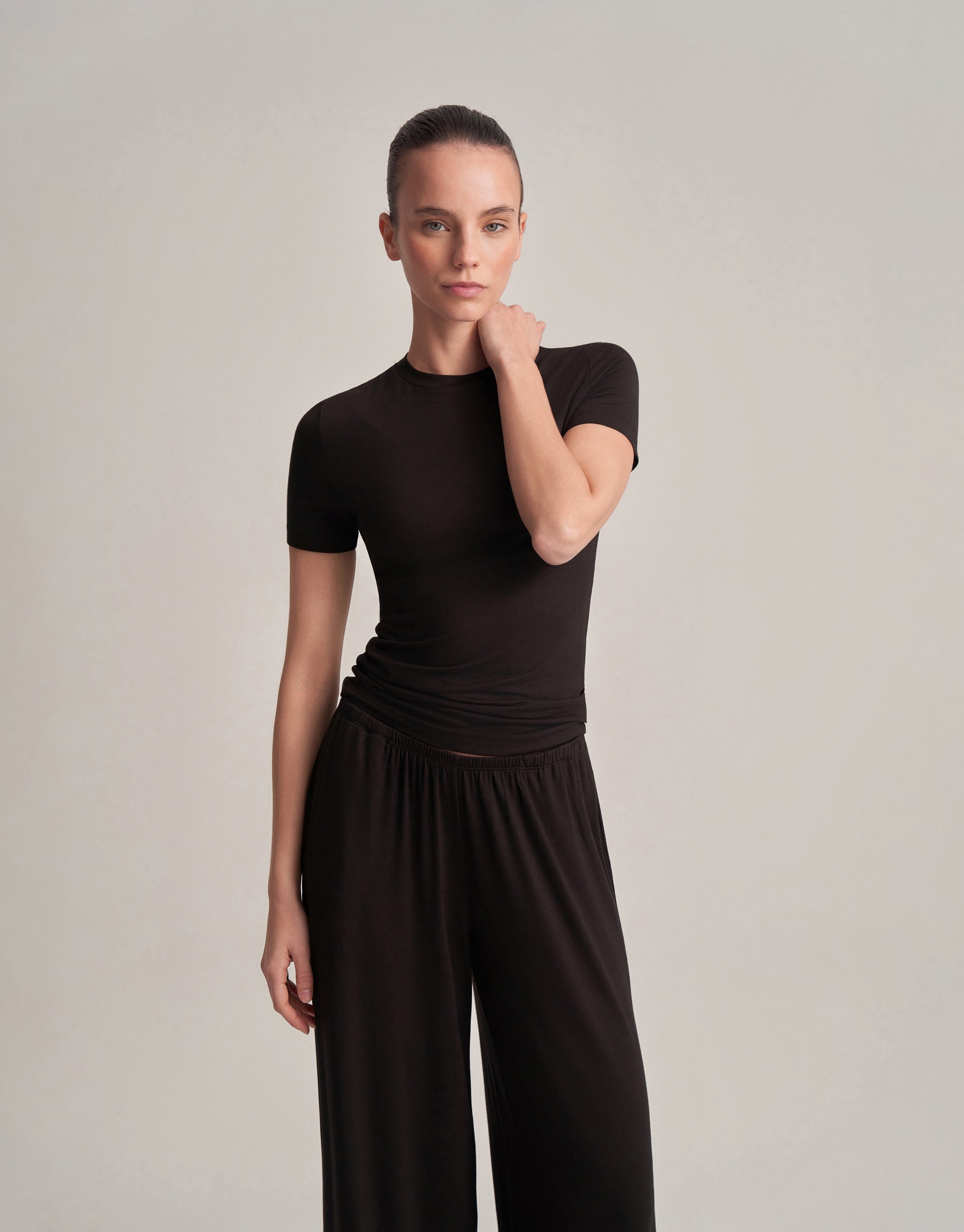 FIT SHORT-SLEEVE T-SHIRT BLACK