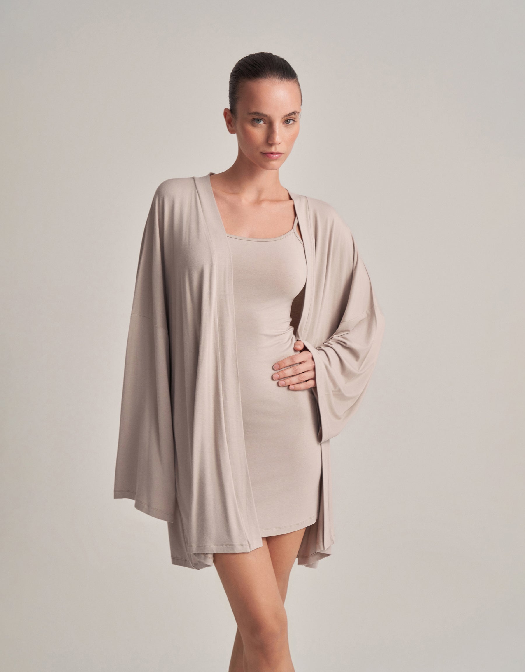 BACKLESS STRAPLESS SHORT DRESS WITH STONES