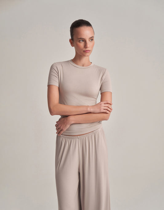 FIT KESIM KISA KOLLU T-SHIRT TAŞ